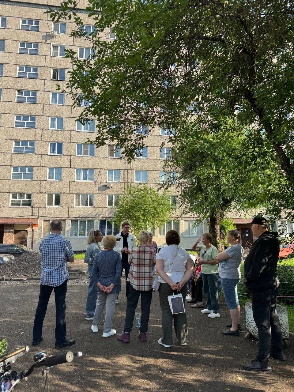 Выездные приёмы: с жителями проспекта Ульяновского и улицы Комарова обсудили накопленны...