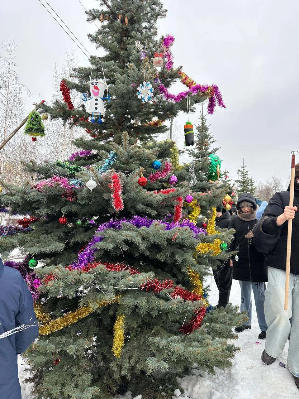 🎄 Новогодние традиции, которые объединяют 🎄  ✅ Сегодня обучающиеся 7 «В» класса нашего лицея приняли