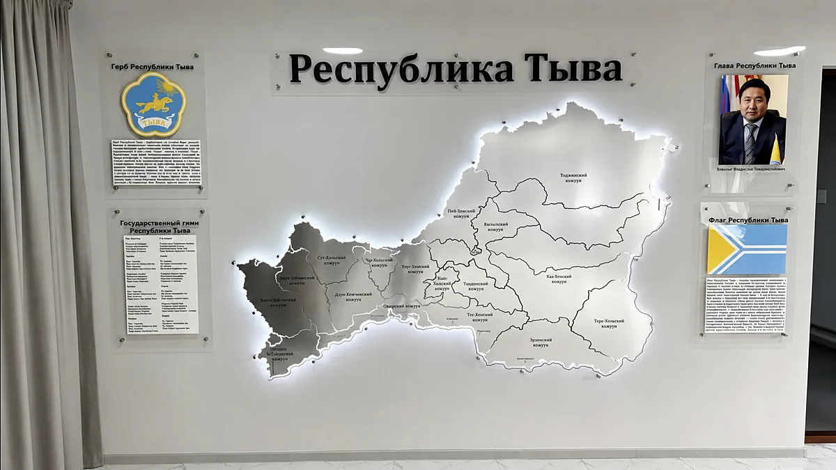Изготовили и установили карты с контурной подсветкой, для Пограничного
