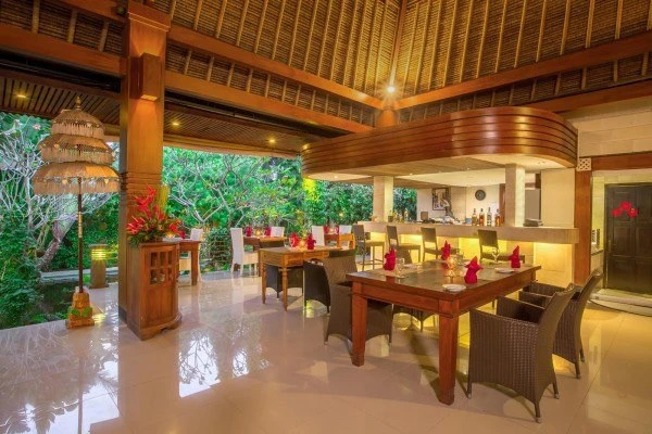Уникальное предложение! 

TONYS VILLAS & RESORT SEMINYAK

Семиньяк — место, где Бали раскрывается с 