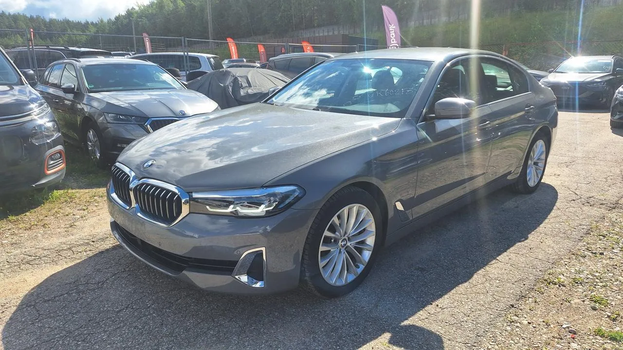 🗣Сразу две BMW 518d едут к нам
