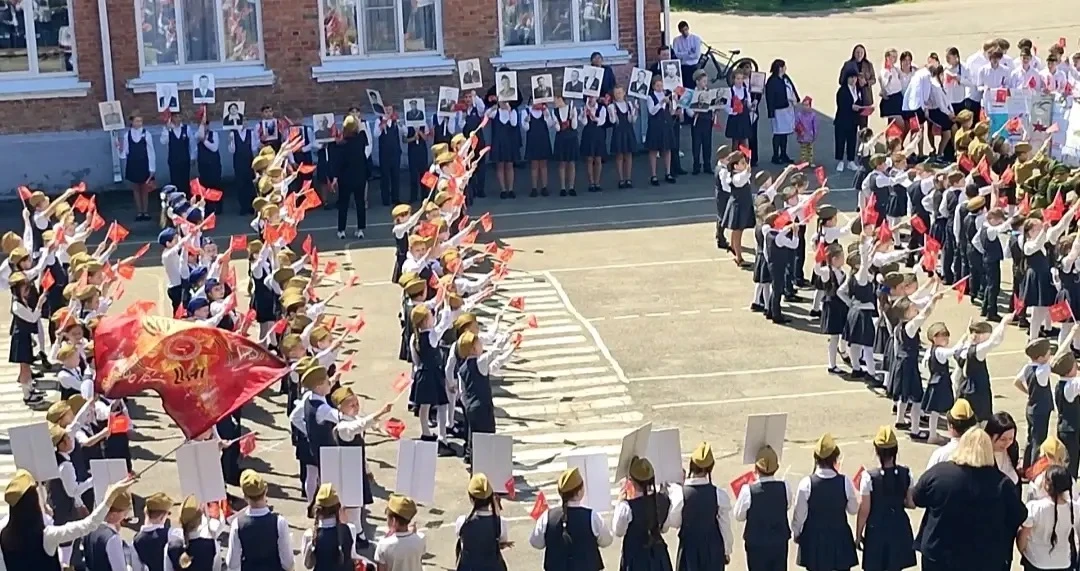 🕊️Сегодня мы снова победили. 🕊  Сегодня наша школьная линейка, посвящена Дню Победы!  81 год Победы!