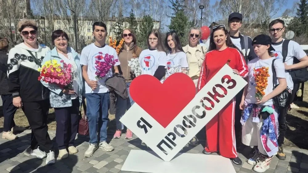 Мир! Труд! Май!  В День Весны и Труда представители профсоюза Кузбасского ГАУ во главе с председател