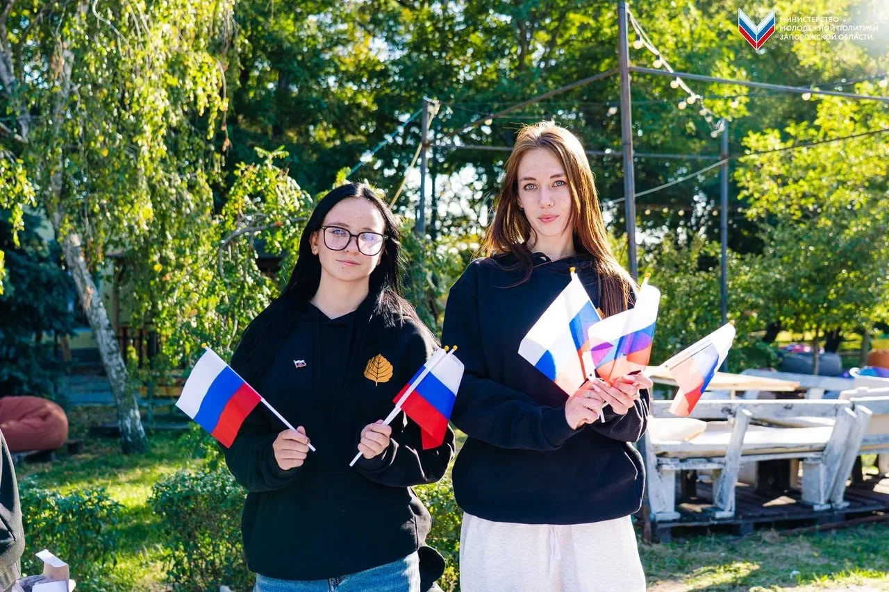 🇷🇺Для жителей Мелитополя прошла праздничная программа, приуроченная ко Дню воссоединения