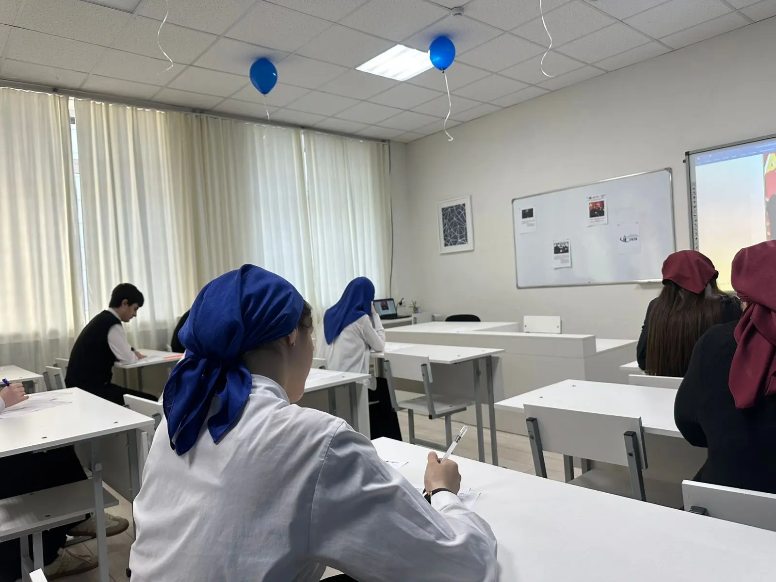 Сегодня в «МБОУ СОШ №3 с.Алхан-Юрт» был проведен Региональный этнографический диктант по чеченскому 
