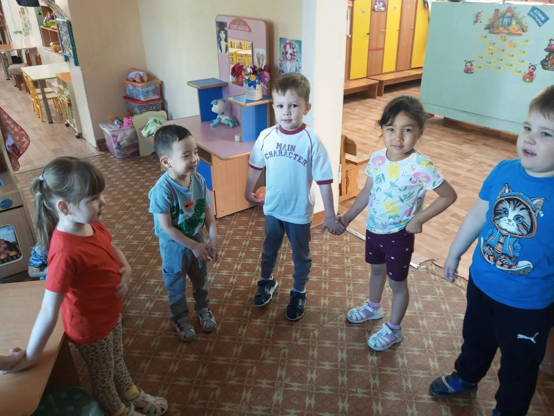 Сегодня дети группы "Колокольчики" 🔔 поиграли в очень интересную и познавательную игру "Что нужно д