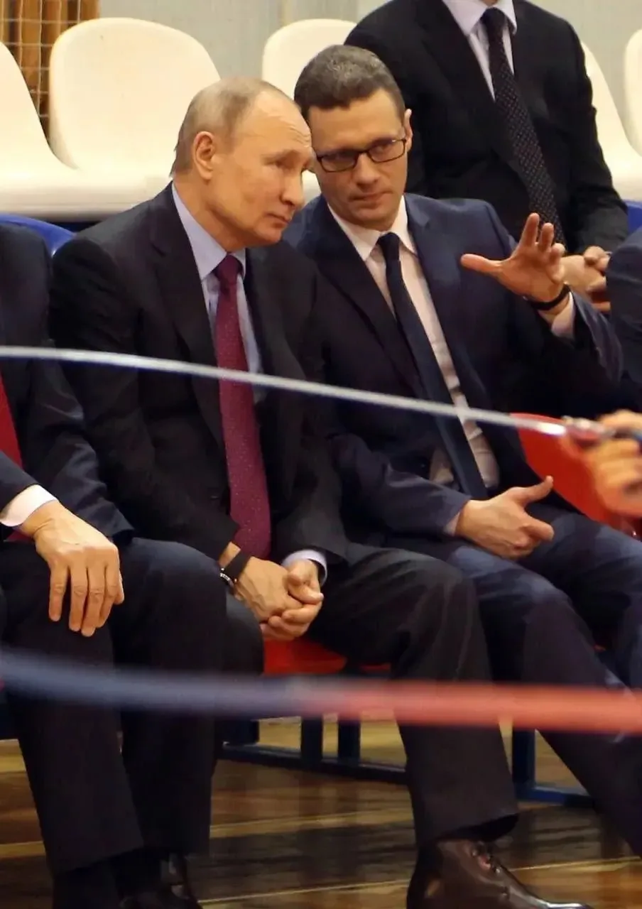 Ещё раз сердечно поздравляем Президента России с Днём рождения!