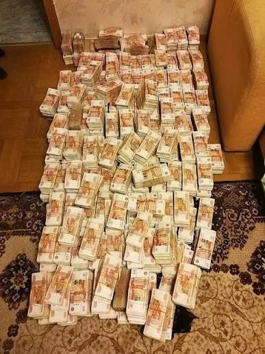 🤯 Родители массово залезают в кредиты, чтобы оплатить обучение детей в вузах Москвы

Из-за нехватки