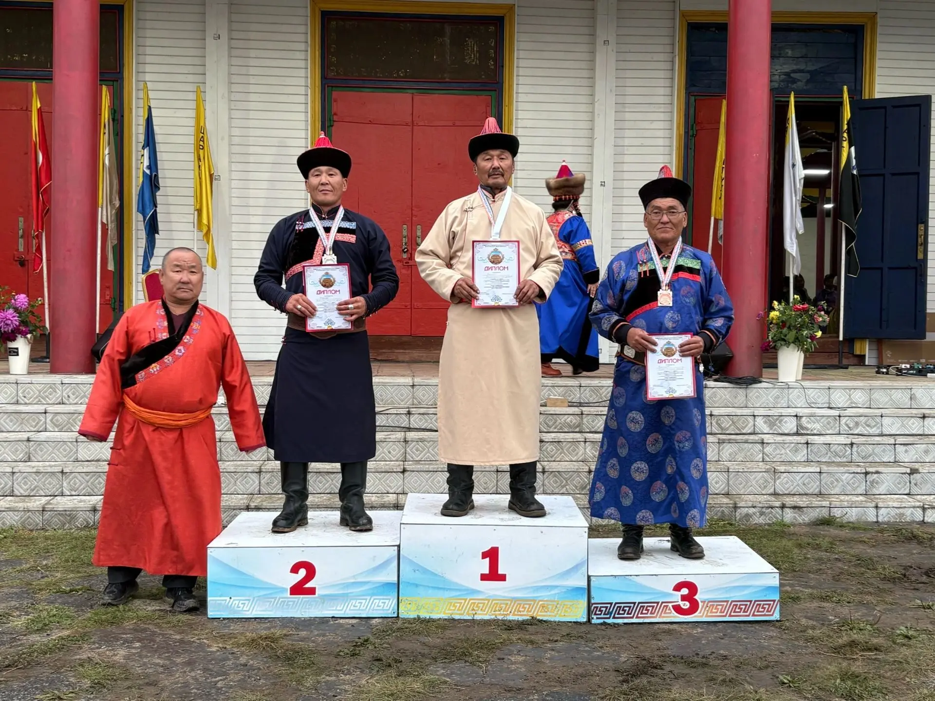 🏹 Чемпионы и призёры соревнований по бурятской стрельбе из лука "hуур харбаан", посвящ...