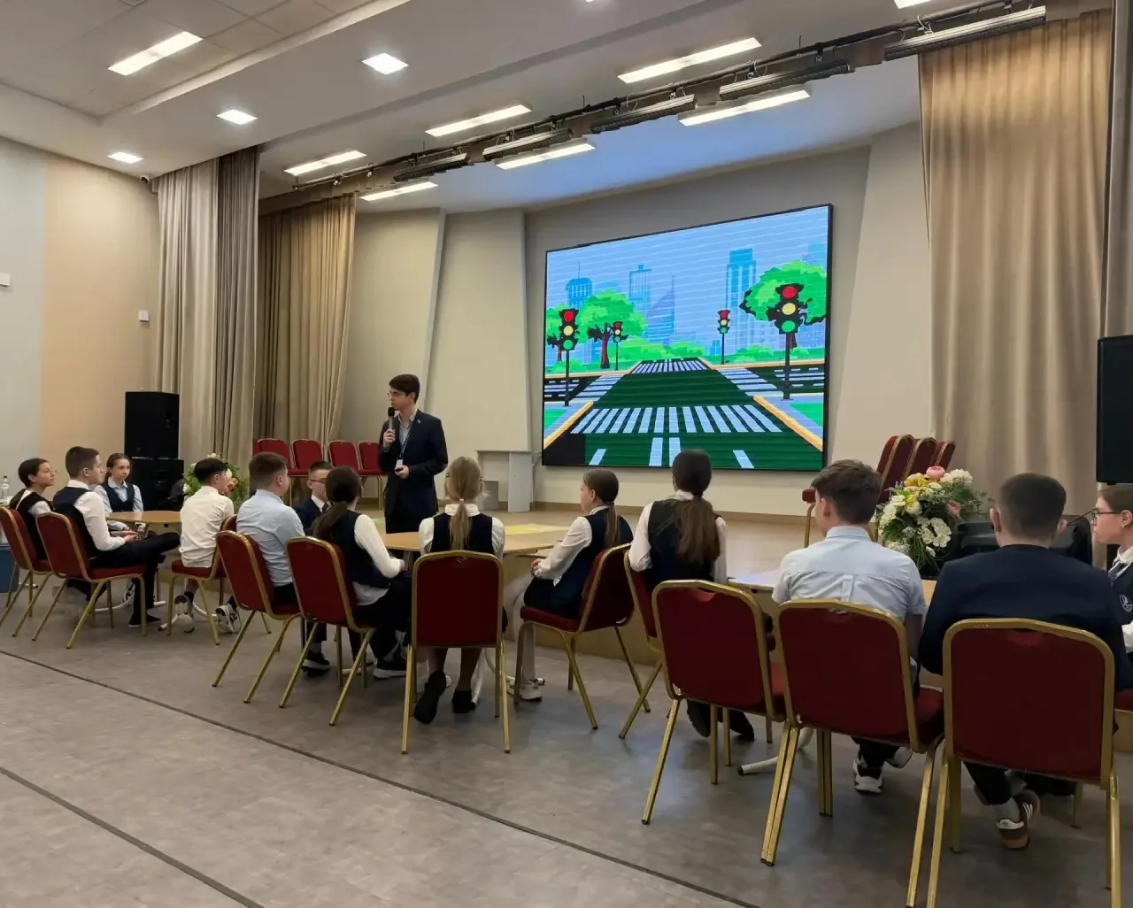 🚦 БЕЗОПАСНОСТЬ ДОРОЖНОГО ДВИЖЕНИЯ   С целью обучения безопасного поведения на дороге по школам Казан