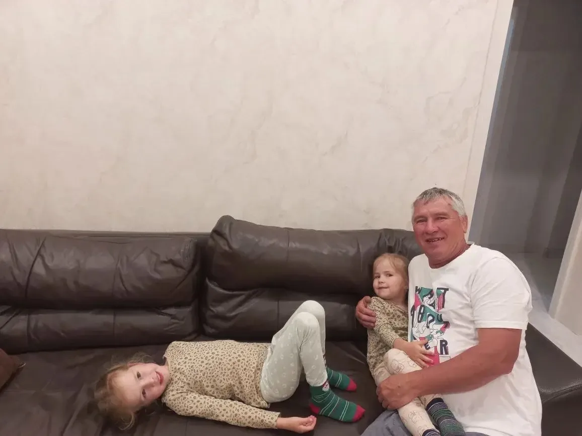 Энемнәр авылга кайтты ☺️ Әби-бабайга олы сөенеч инде кырда оныклар йөгереп йөрсә))