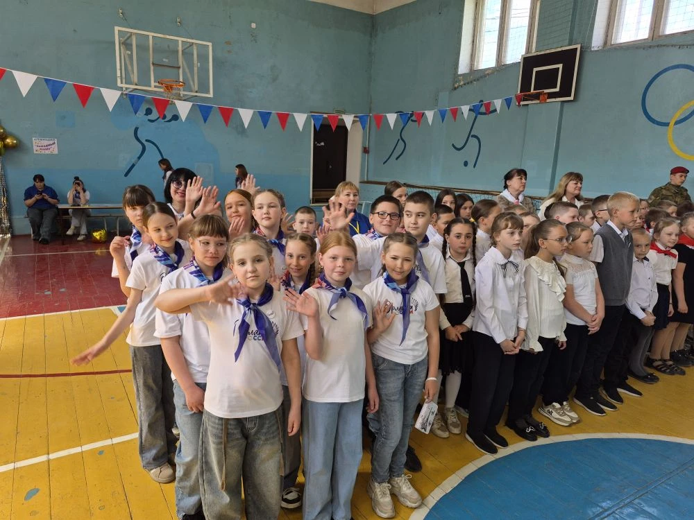 🚀 Вчера на базе МАОУ СОШ 1 состоялся грандиозный слёт "Орлят России"! 🤩