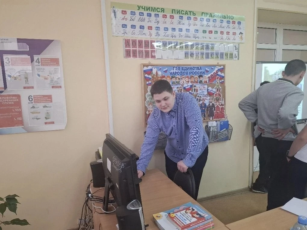 В честь Дня Земли 7Е класс отправился к своим наставляемым из  3Г класса и провел с ребятами интерак