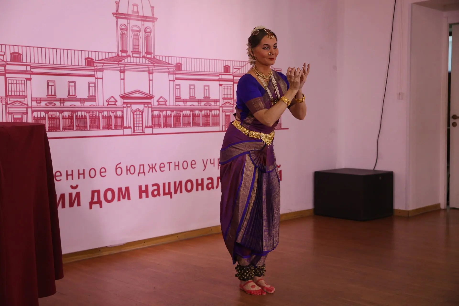 КОСМИЧЕСКИЙ ТАНЕЦ ШИВЫ