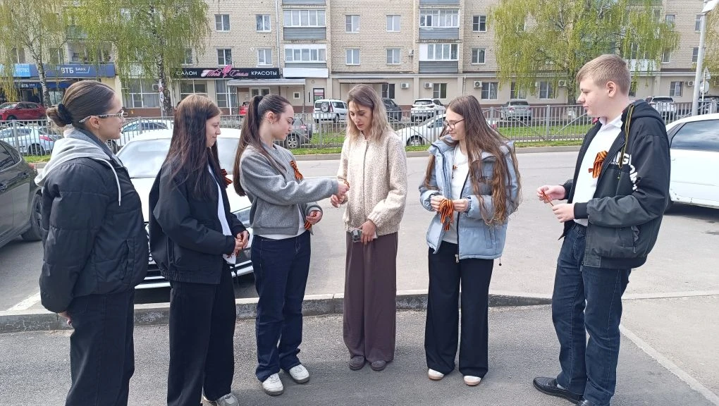 🇷🇺 Ученики нашей школы присоединились к Всероссийской акции «Георгиевская ленточка»!  Мы помним, как