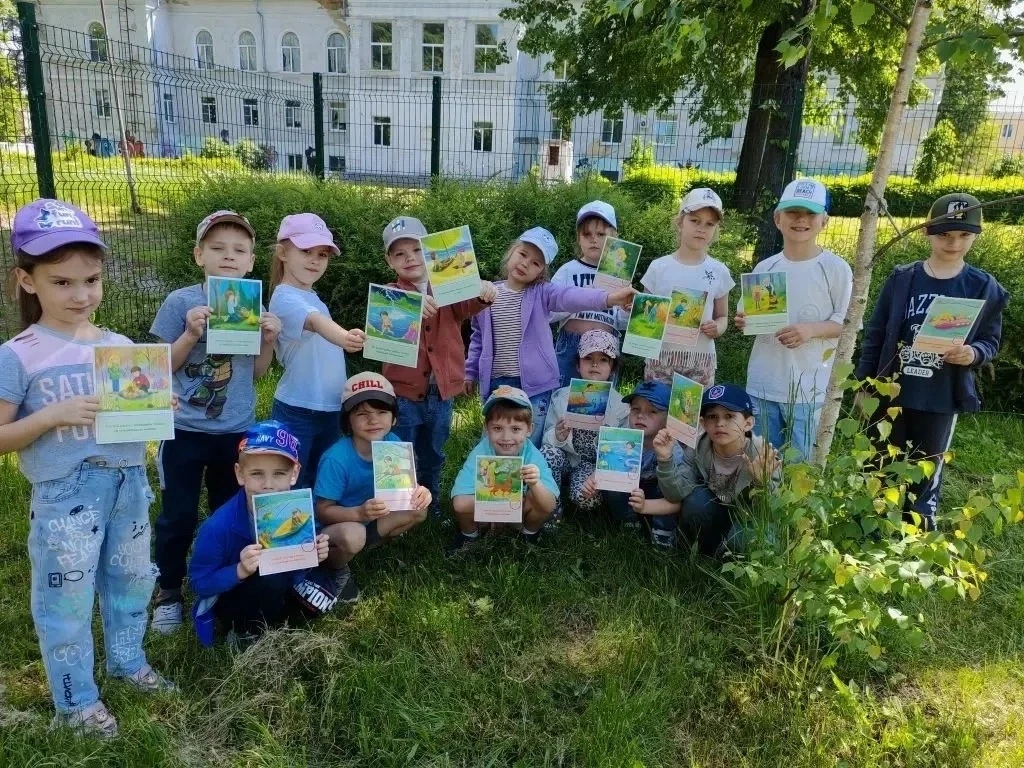 В детском саду на ул. Присягина, д. 9 А прошло досуговое мероприятие «Безопасное лето». Педагог: Пет