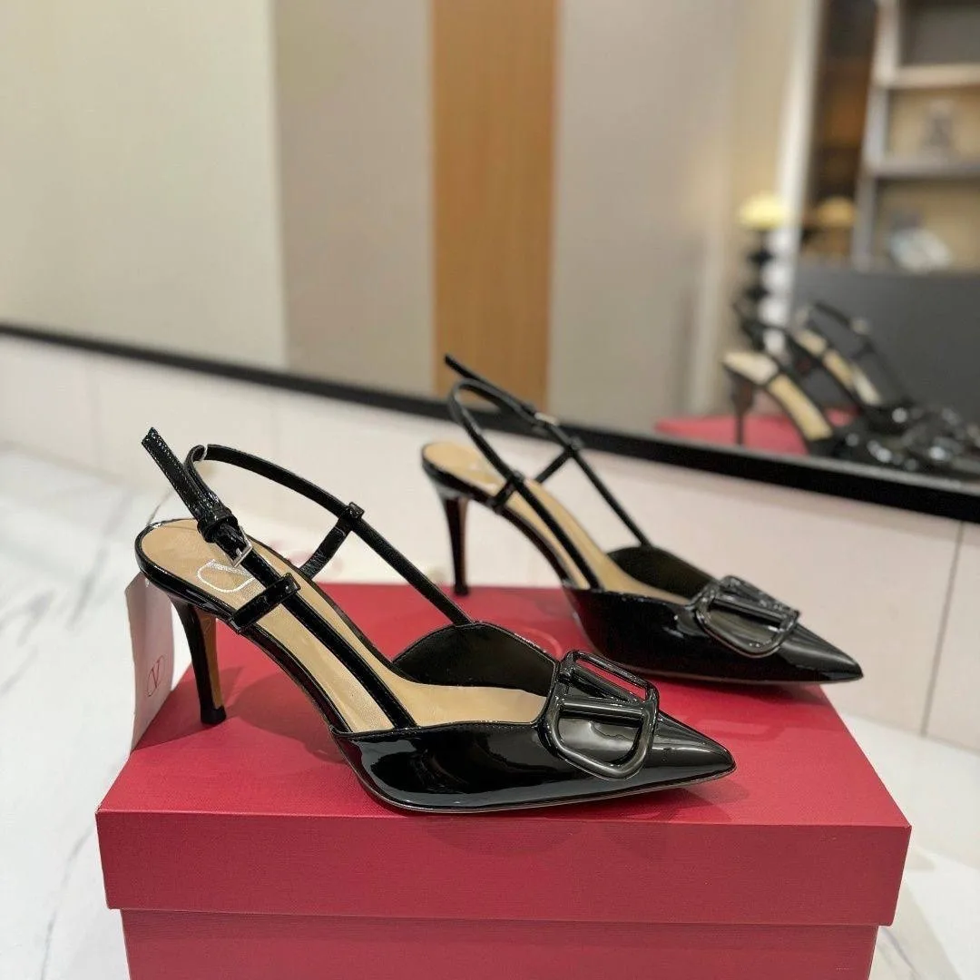 Лакированные туфли VALENTINO