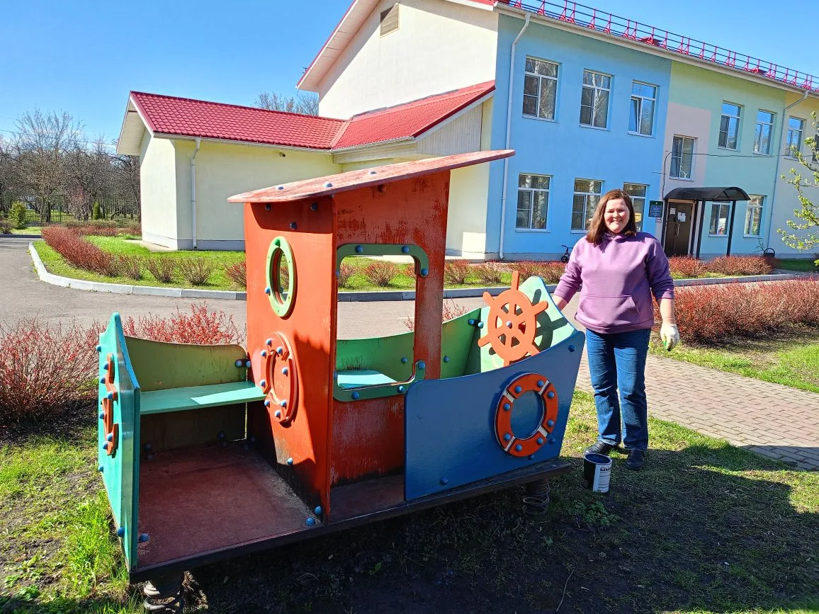 ✨Сегодня на территории дошкольного отделения «Калинка-2» состоялся общегородской субботник, который 