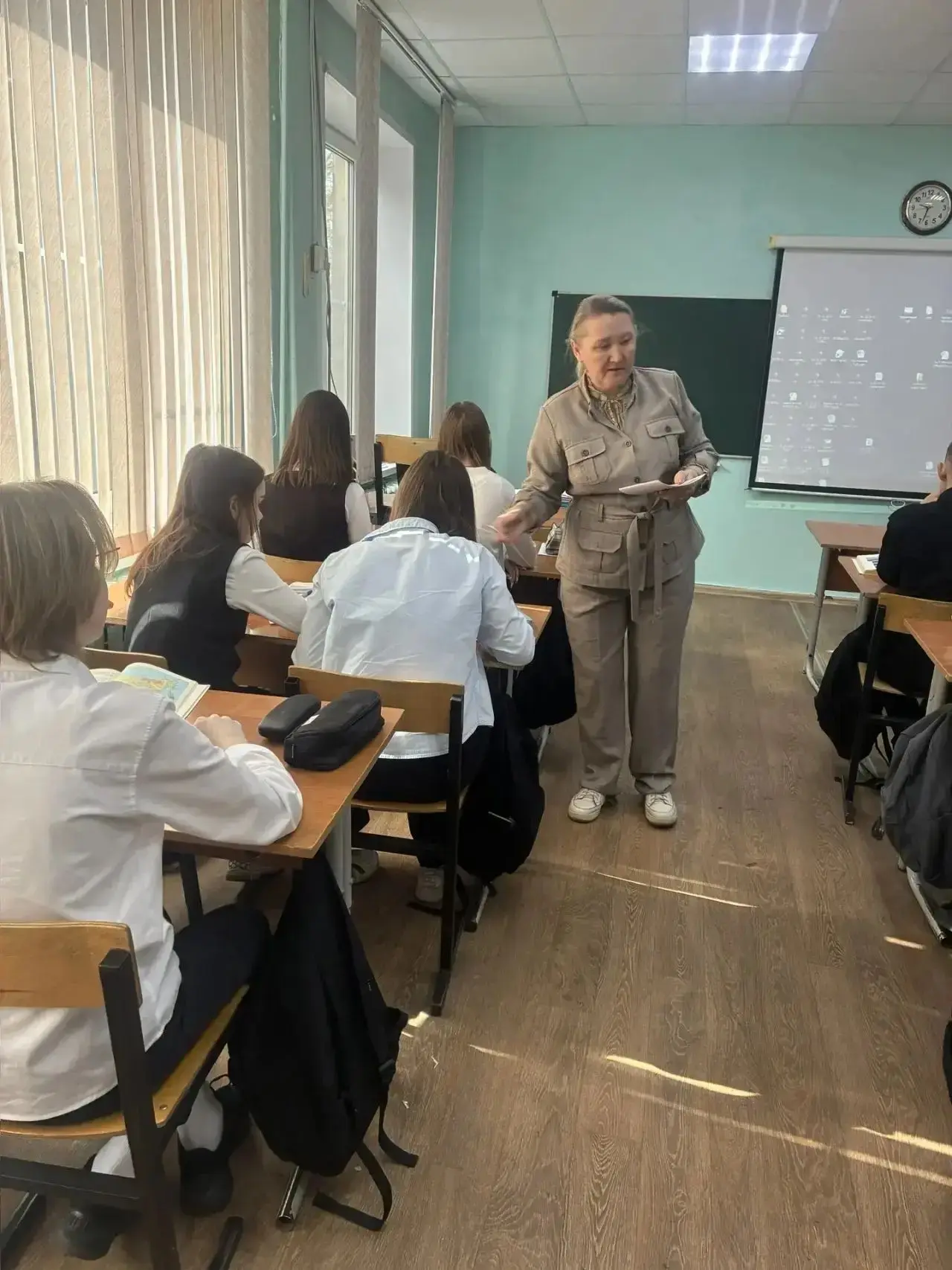 В рамках  «Недели Безопасности» в  4  корпусе учитель ОБЗР Подольская Л.А. провела ознакомление по п