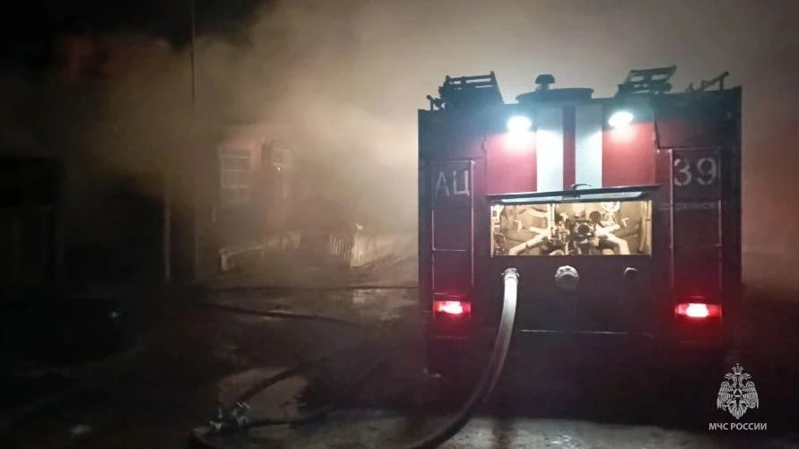 2 пожара, 4 погибших, 1 причина  Этой ночью сразу в двух округах края произошли смертельные пожары. 