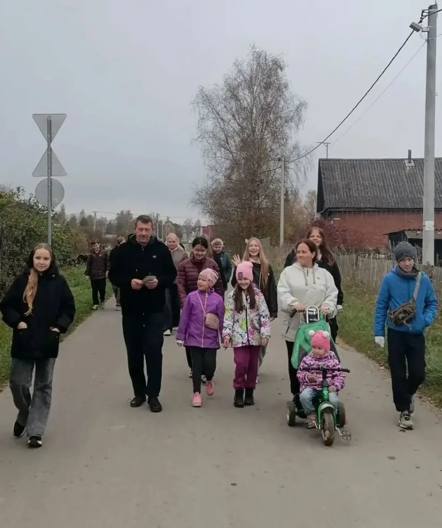 4 октября ученики Кусинской школы, родители, учителя, жители д.Кусино, приняли  участие...