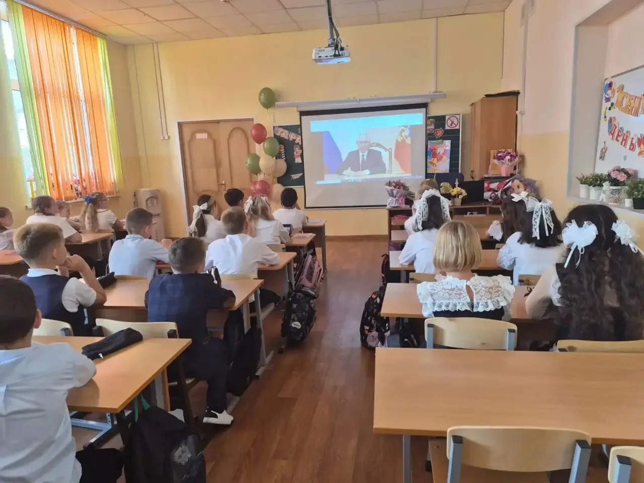 1 сентября в нашей школе прошли первые в новом учебном году занятия цикла «Разговоры о ...