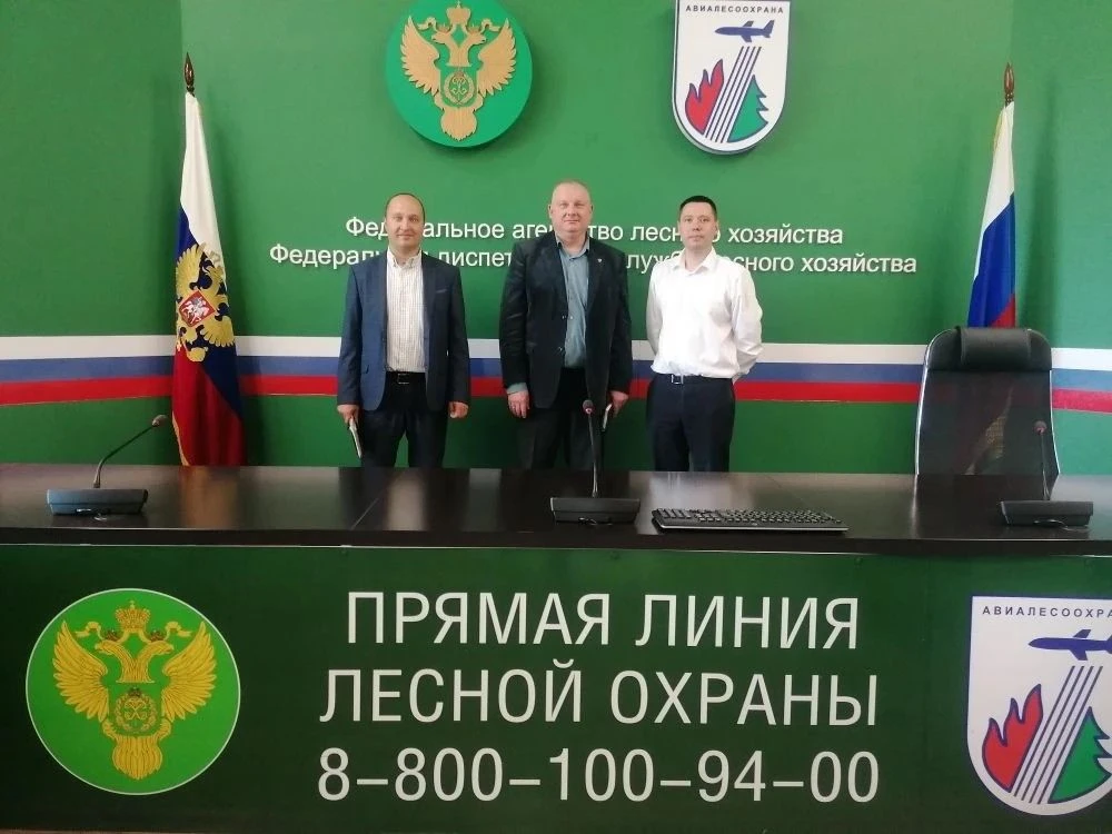 💪Карельские специалисты Центра охраны лесов – первые на очереди на помощь другим регионам
 
Начальн