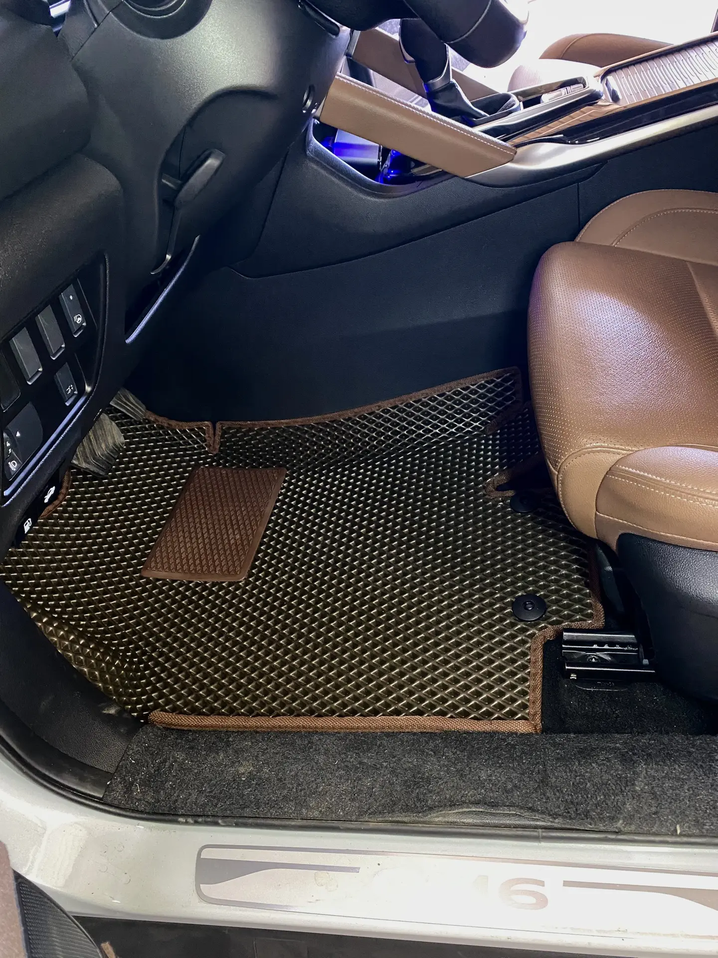 EVA коврики в салон и багажник 
Renault Samsung QM6

• в салон - 3800₽
• в багажник - от 3000₽

⌑ ко