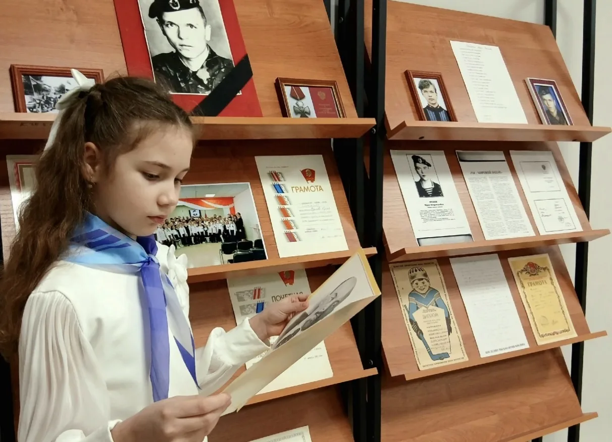 Память в сердце храним... День памяти Юрия Фролова🕯  🎗Сегодня утро нового учебного дня для школьнико