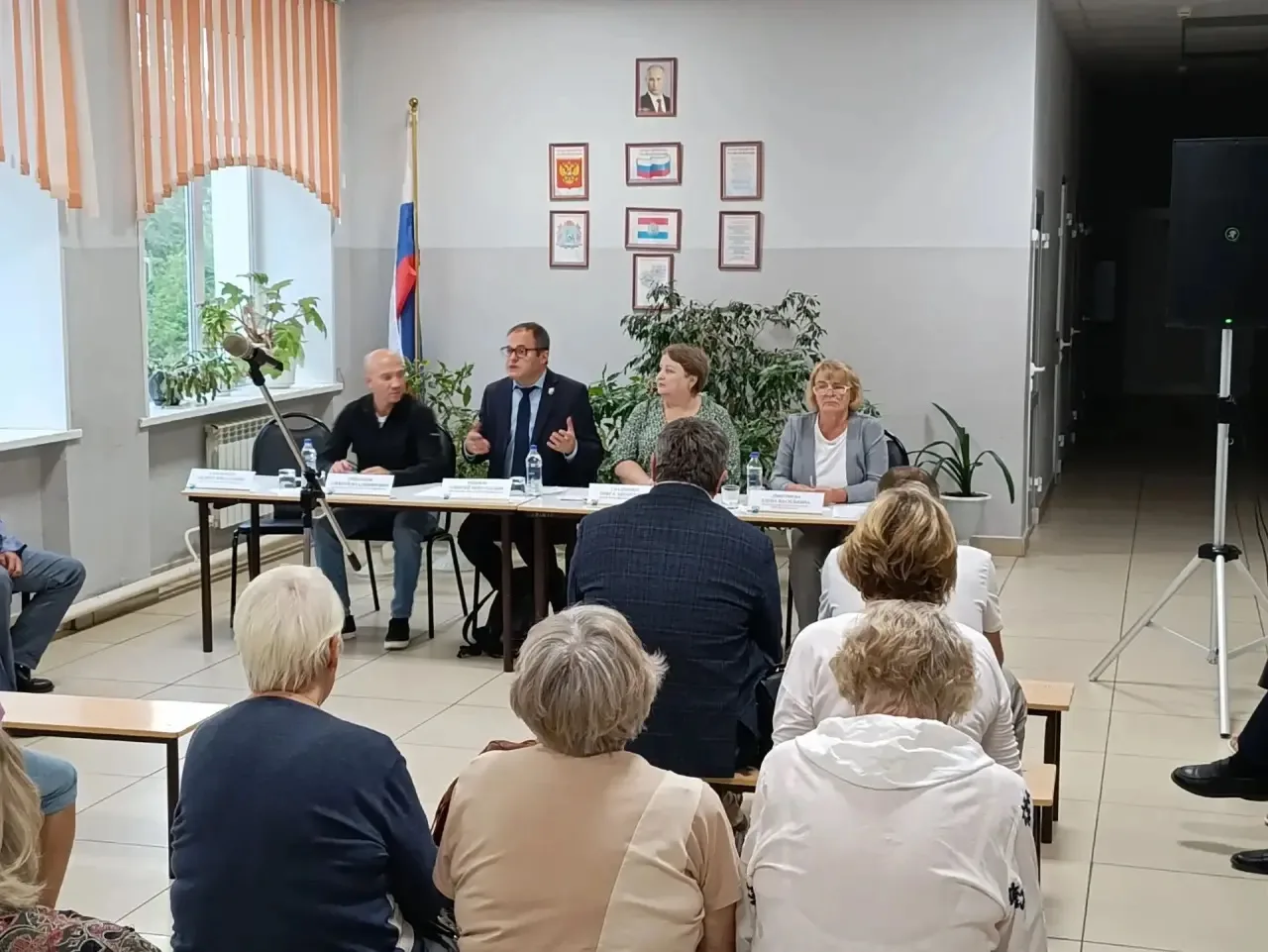 Продолжаем серию встреч с жителями. Сегодня побывал в микрорайоне Моркваши — диалог пол...