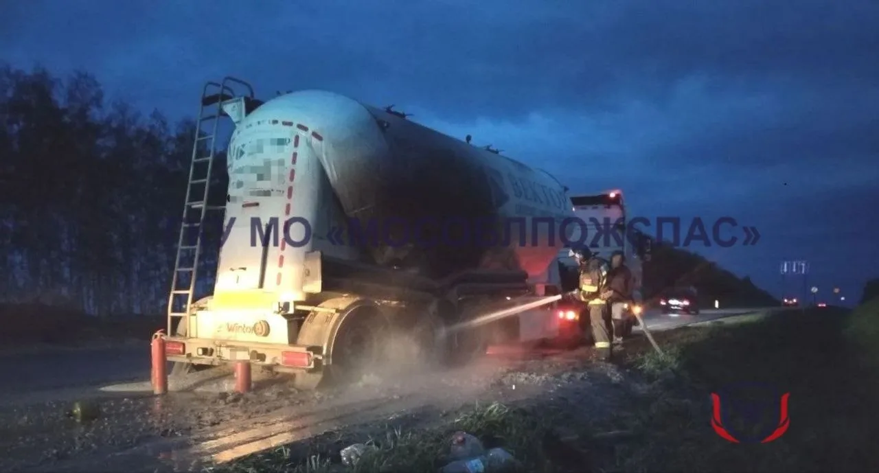🚒 В Серебряных Прудах огнеборцы ликвидировали возгорание фуры на трассе   ☎️ Сегодня ночью на пульт 