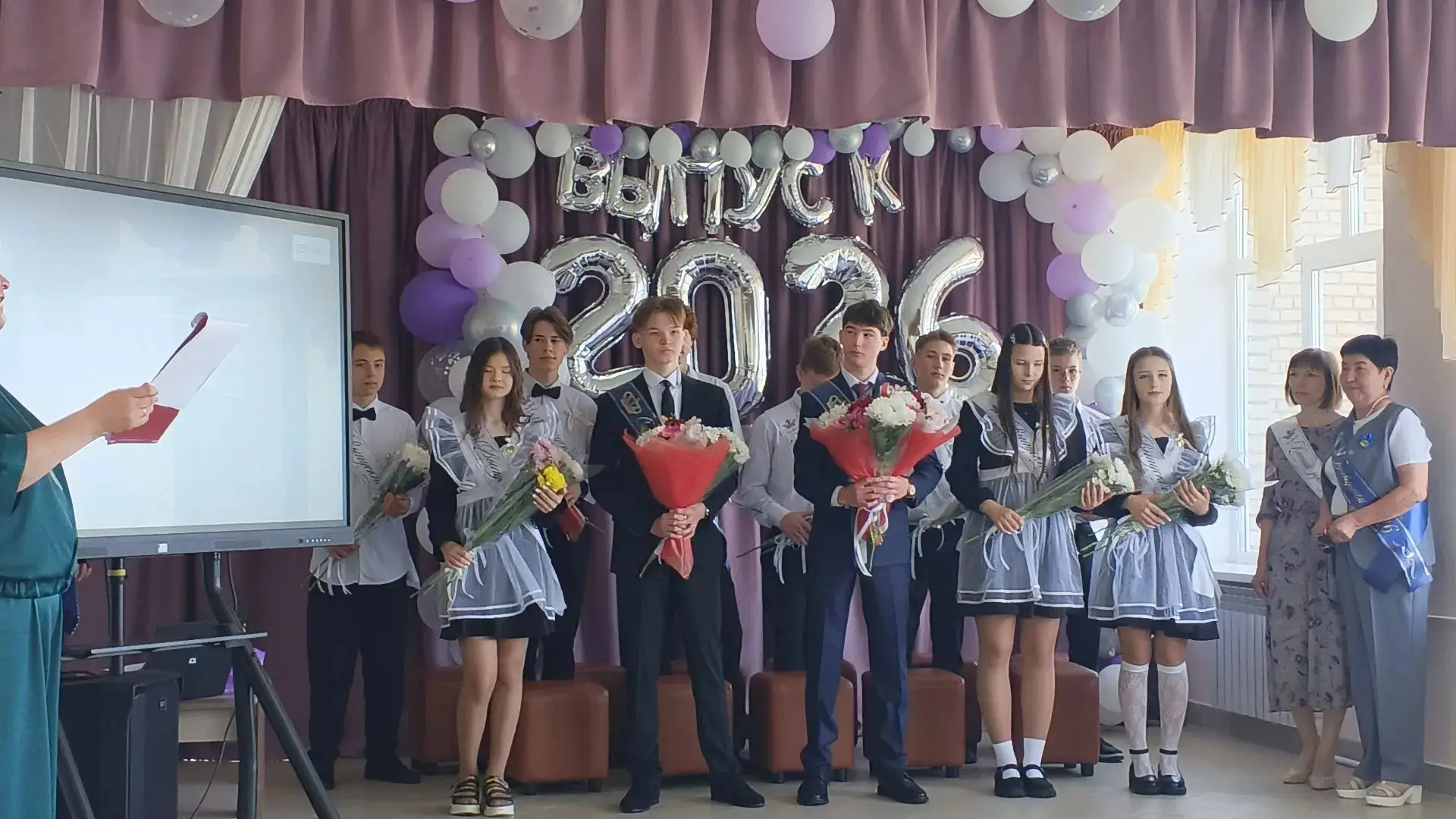 🔔26 мая в школе прозвенел последний звонок для наших выпускников 9-х и 11-х классов.