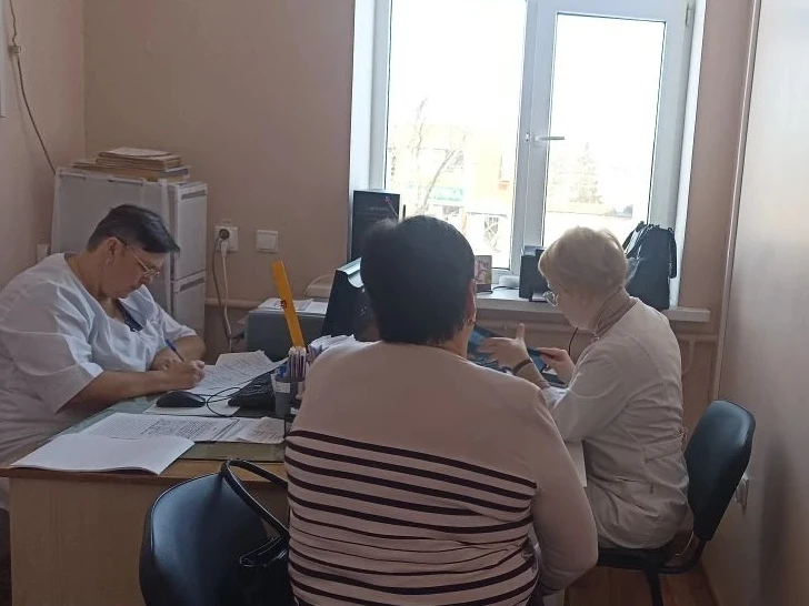 Врачи Курской областной больницы провели прием в Щигровском районе. В составе выездной бригады работ