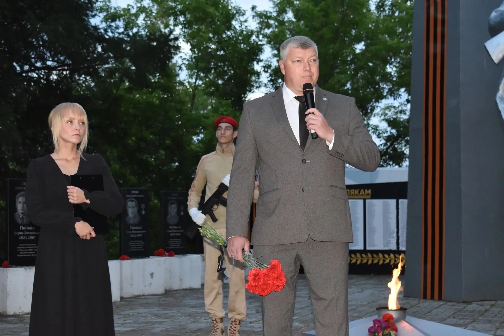 Сегодня, 22 июня 2026 года, в день День памяти и скорби, на мемориале «Журавли» города Кондрово сост