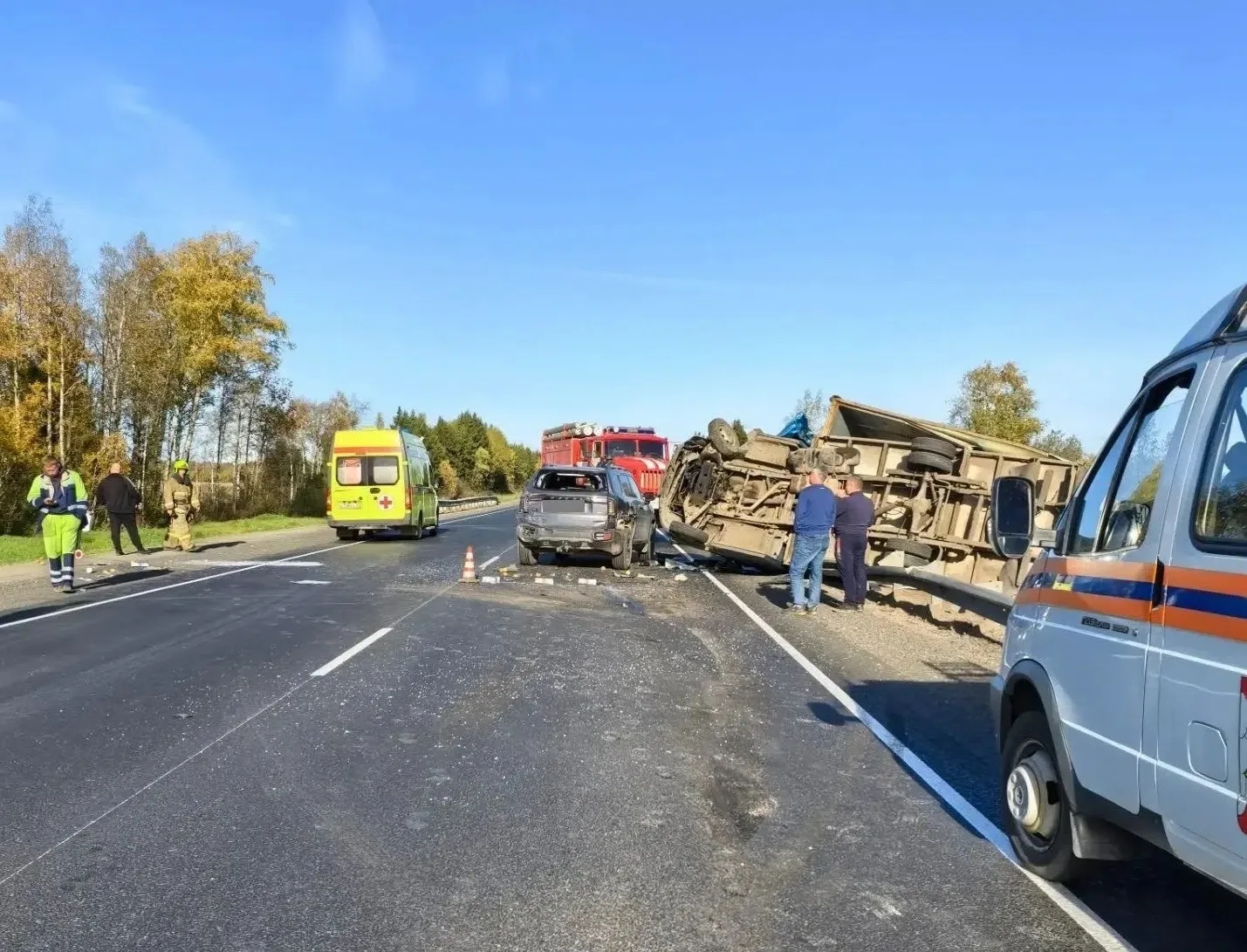 Три человека пострадали в ДТП на трассе М-8 в Вологодском округе.