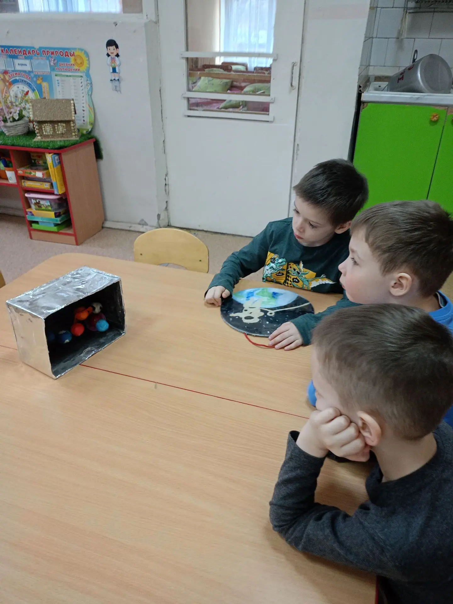 🚀 В рамках проекта "Этот загадочный космос" воспитанники подготовительной группы позна...