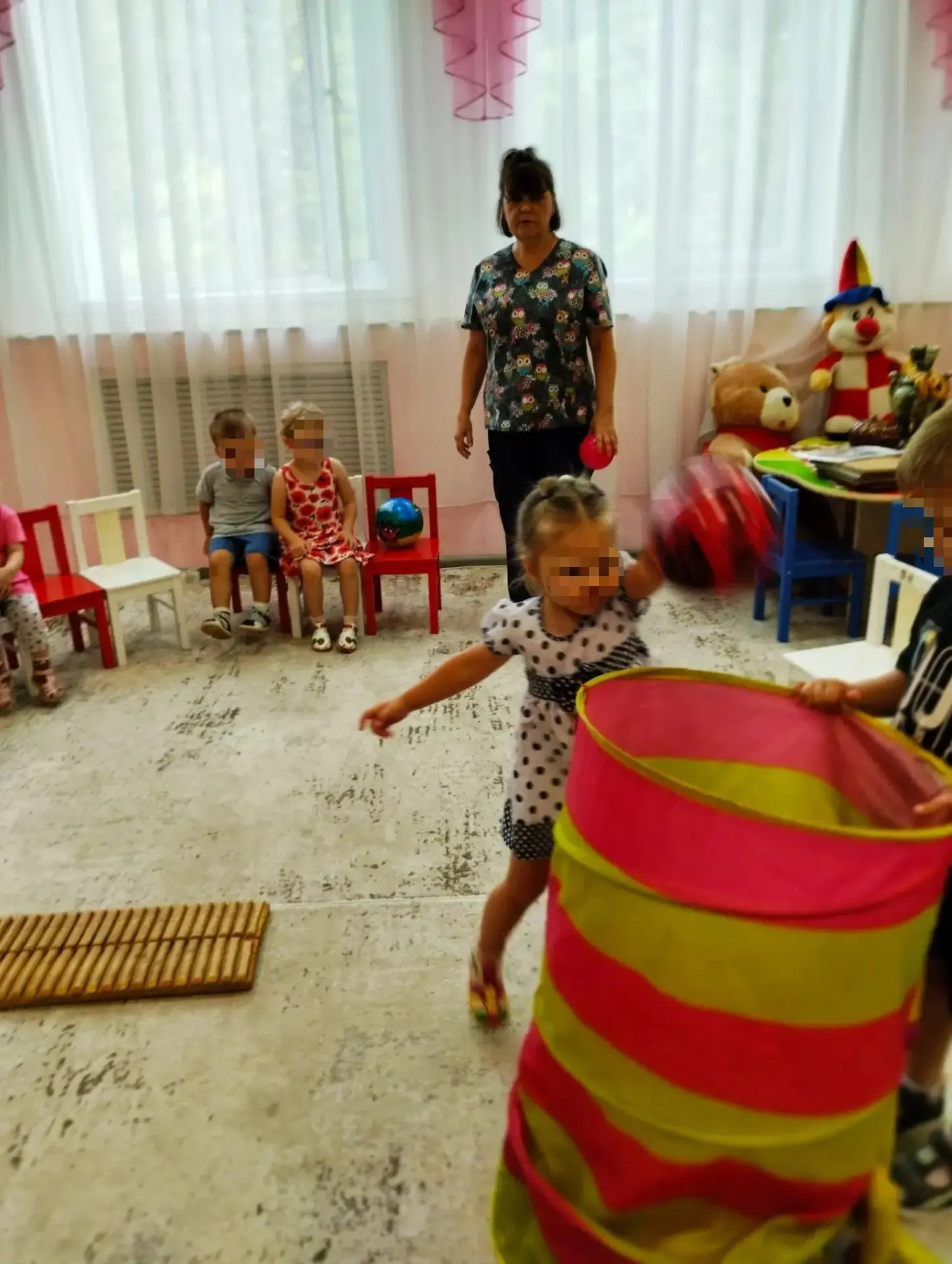 🎉🏡 В Доме ребенка состоялось замечательное физкультурное развлечение "Веселые мячики"...