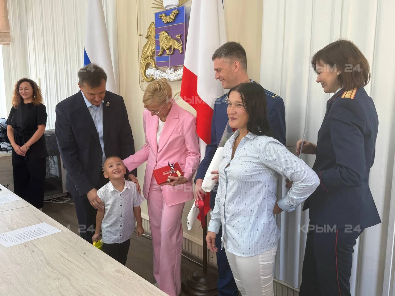 🔑 Десять семей из Ялты получили ключи от новых квартир