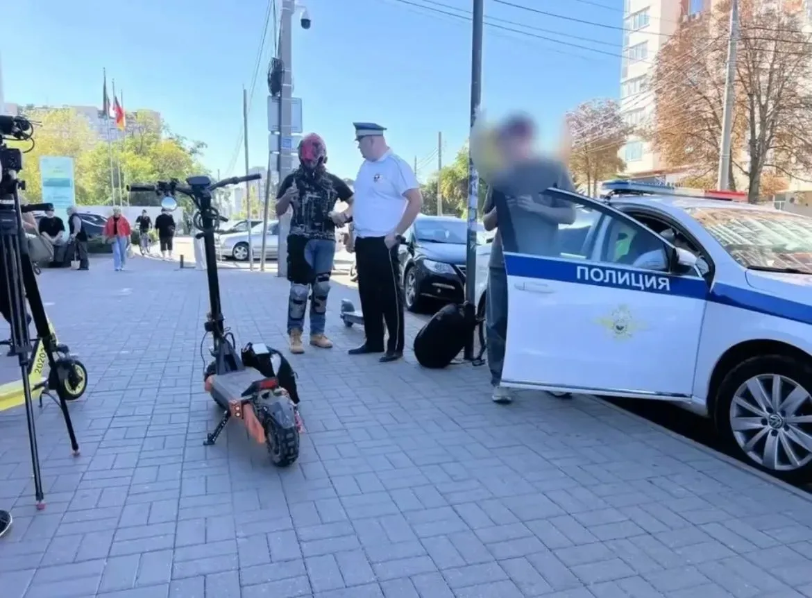 На Зиповской и Московской прошёл рейд по самокатчикам