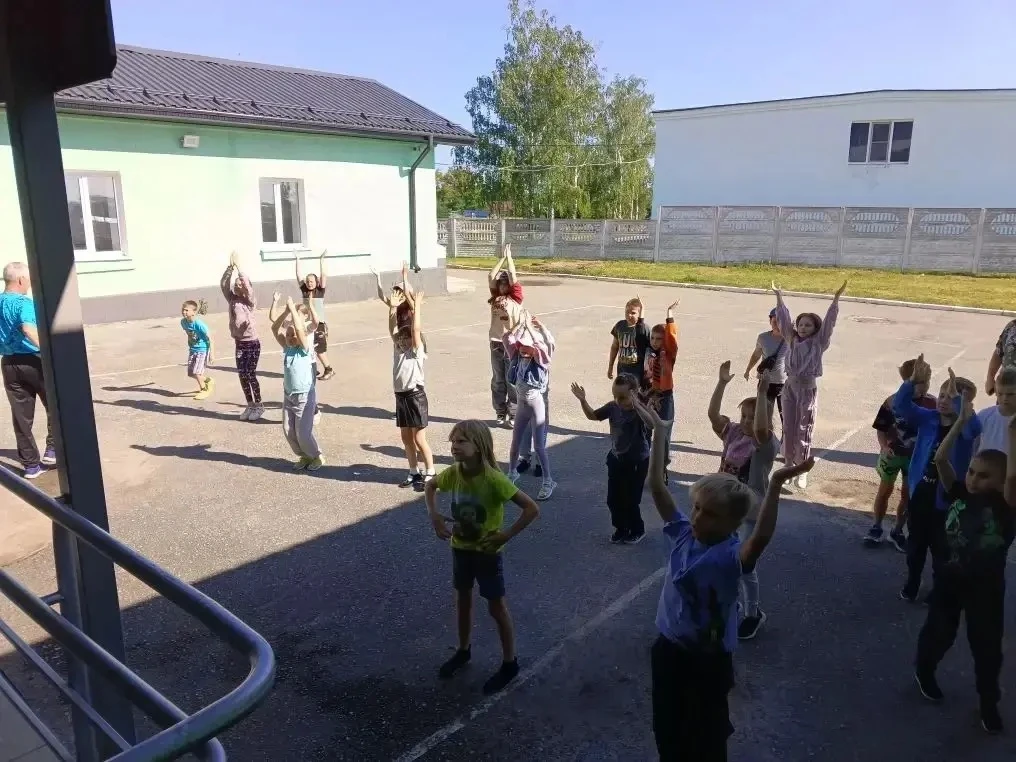 📍 Четвертый день второй смены лагеря «Сказка» пролетел на одном дыхании и подарил ребятам массу ярк