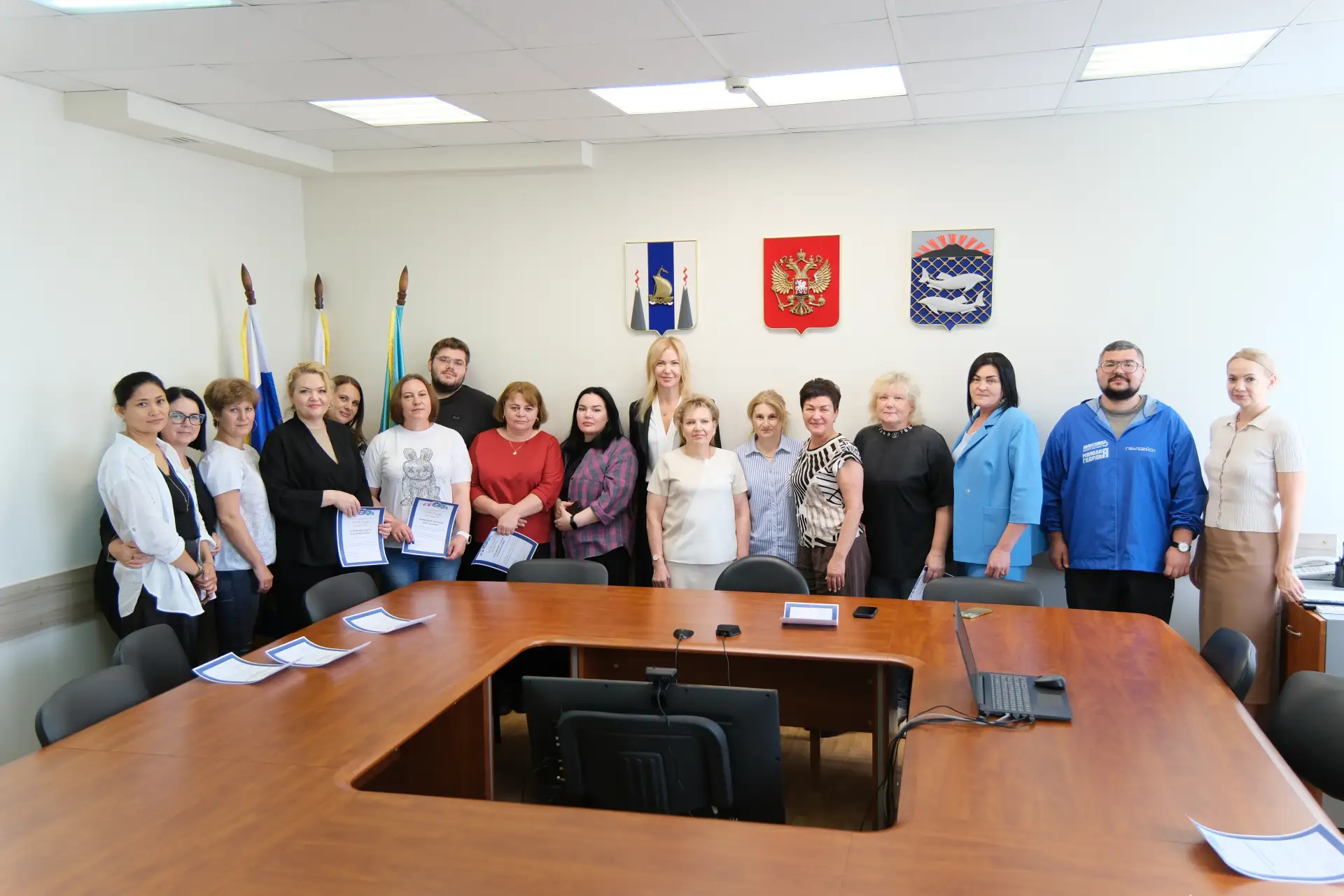 Уважаемые работники торговли!

От всей души поздравляю вас с профессиональным праздником — Днём рабо