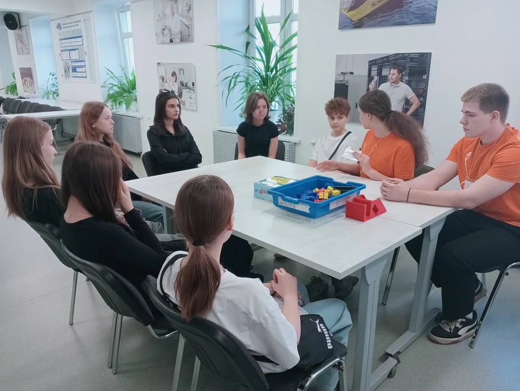 В период весенних каникул учащиеся МБОУ «Школа № 121» г.о. Самара активно включились в профориентаци