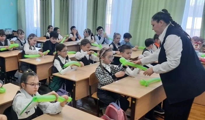 🌷 Поздравления от родителей в День школьного содружества. "Я желаю школе самых добрых учеников и род