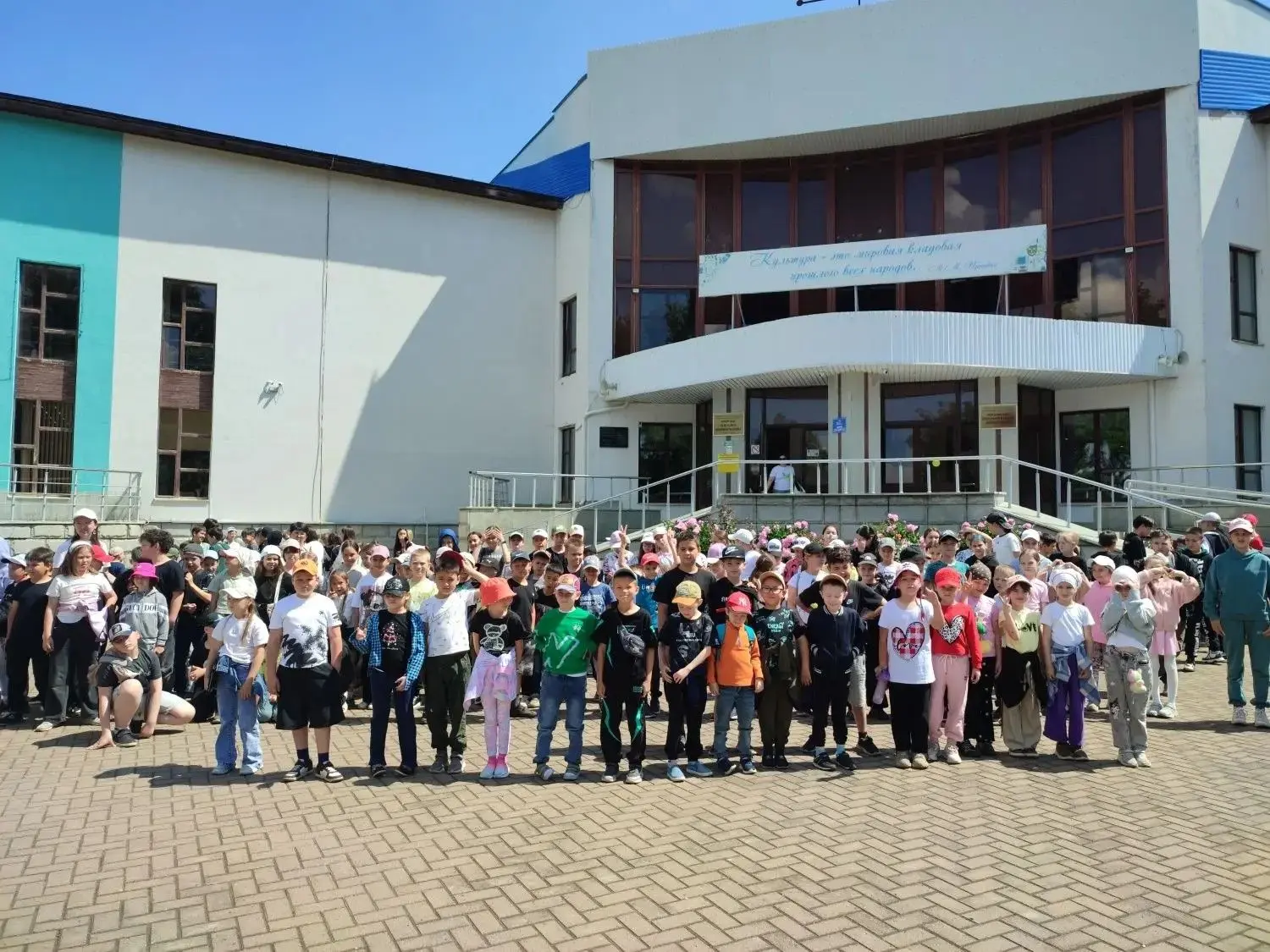 👫Летняя оздоровительная кампания набирает обороты

Мы стремимся, чтобы каникулы детей были интересн
