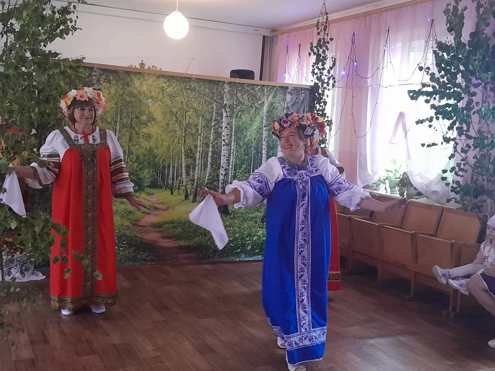 Накануне православного праздника  Святой Троицы в  Кашарском сельском Доме культуры   с...