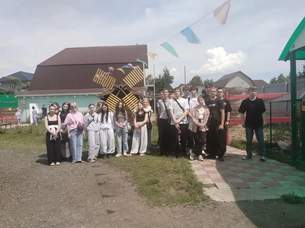 🦁 Африканское сафари под боком: наш день в «Птичьей даче»! 🐪

Сегодня студенты и преподаватели стр