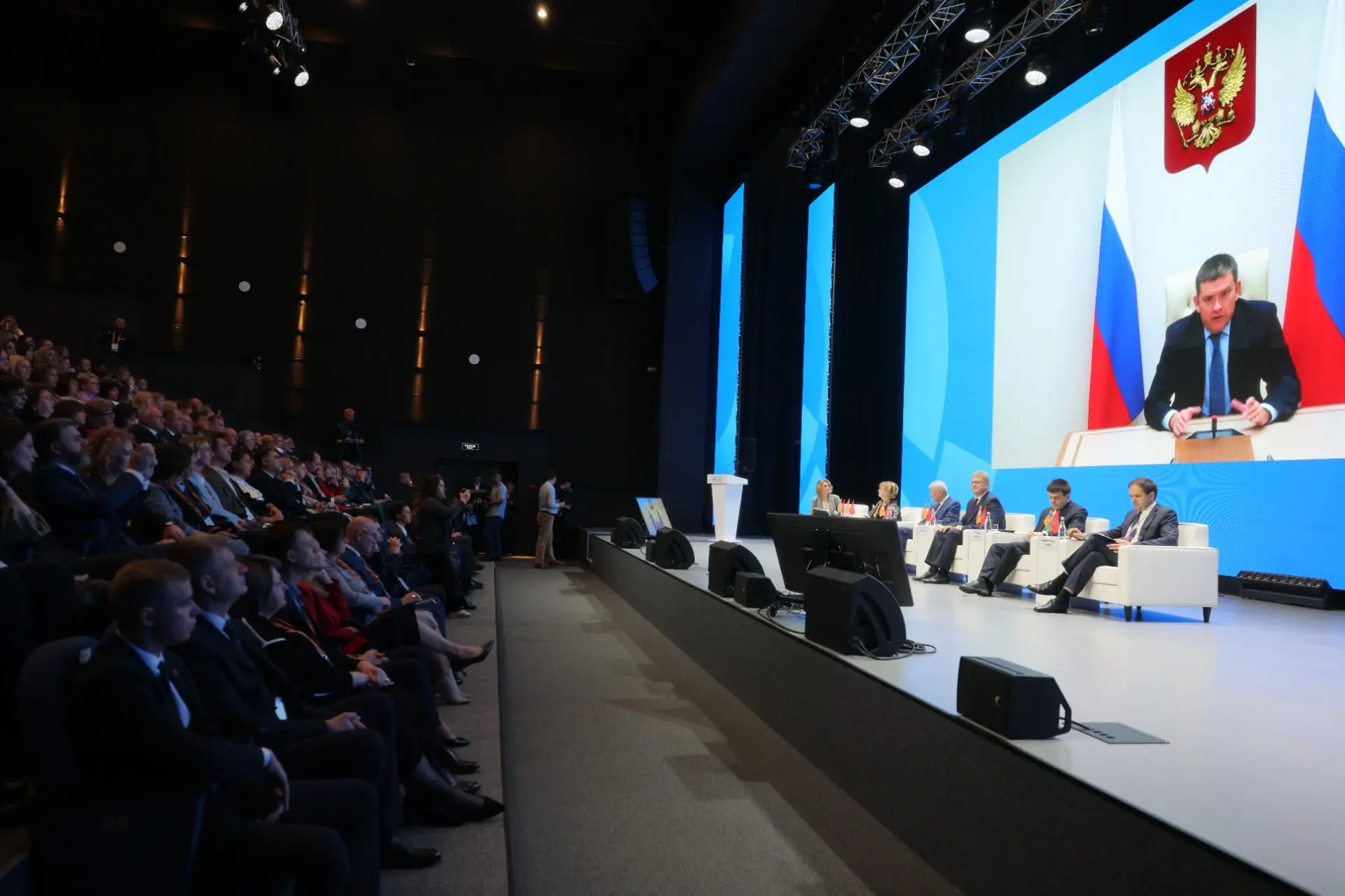 Михаил Котюков представил краевые практики финансового просвещения на форуме «Финансова...