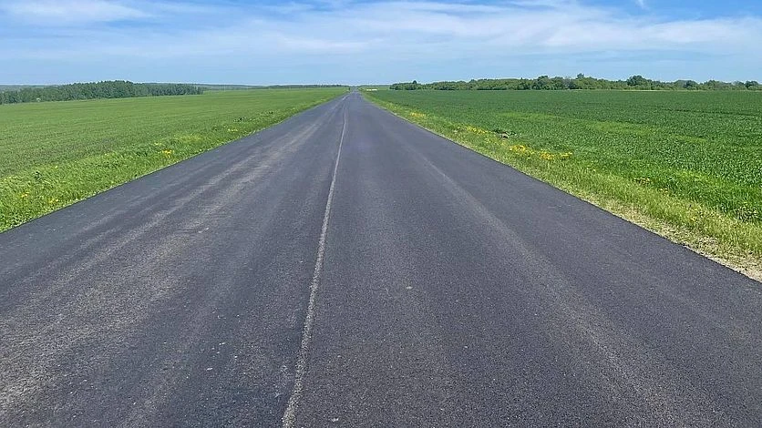 🚧 В Новодеревеньковском районе ремонтируют более пяти километров дороги "Орел — Ефремо...