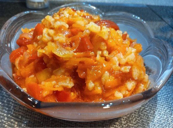 Несу Вам вкусный рецепт консервированного салата, очень его люблю!

Завтрак туриста на зиму 
🔸 Лук 