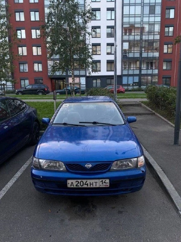 Nissan Almera